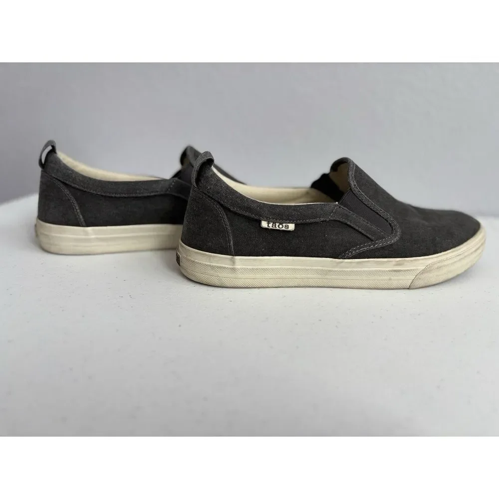Taos Men's Size 10 Gray Canvas‎ Slip on Flat White Bottom Casual Shoes